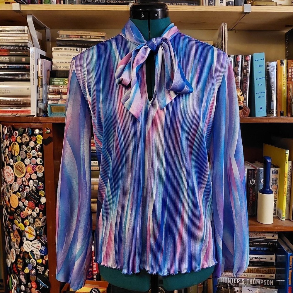 Vintage Berg Ray Blue Pink Purple Tie Collar Pleated Long Sleeve Blouse M USA